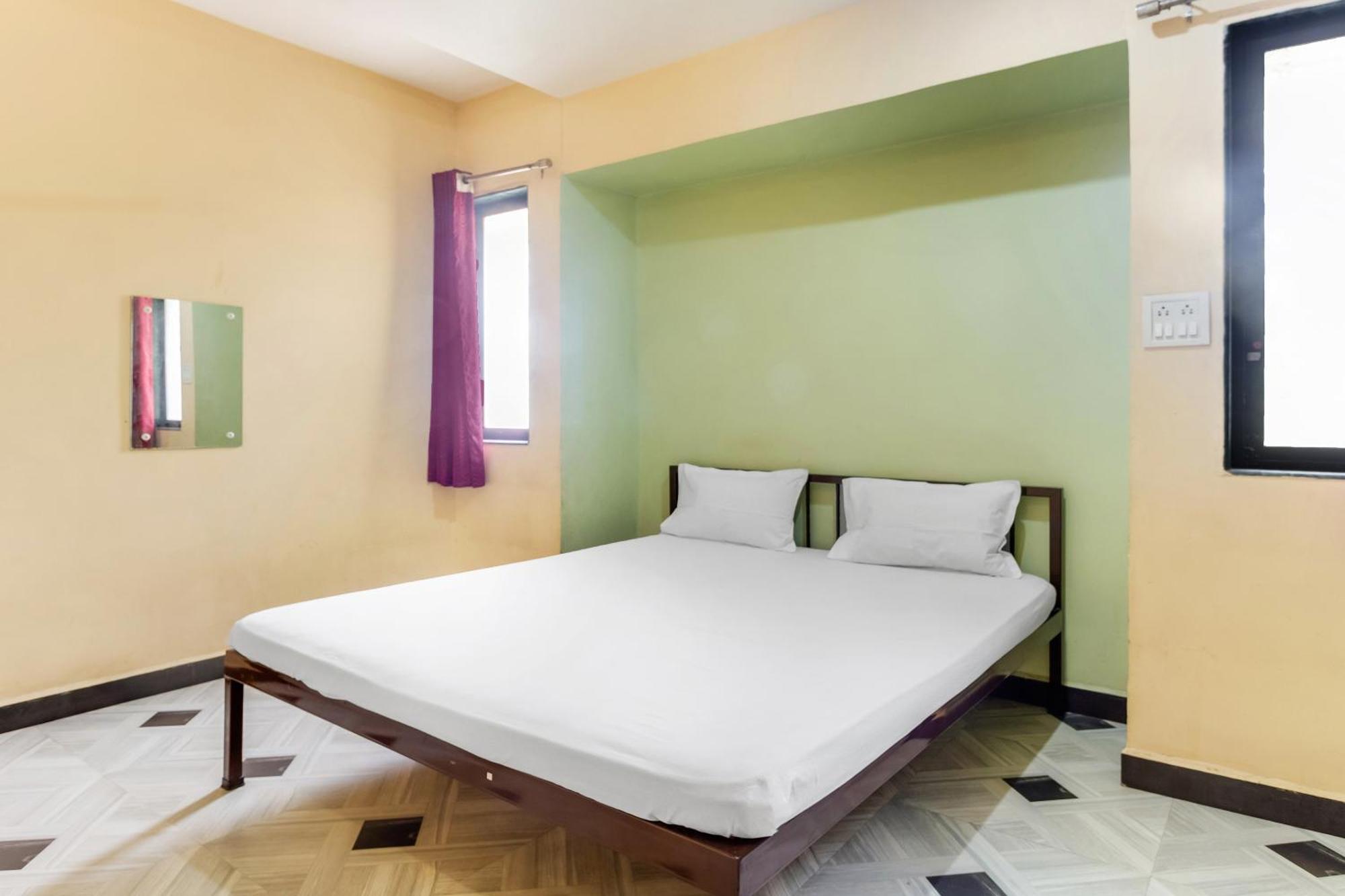 Spot On Harihar Lodging And Yatri Niwas Hotel Kolhapur Exterior foto