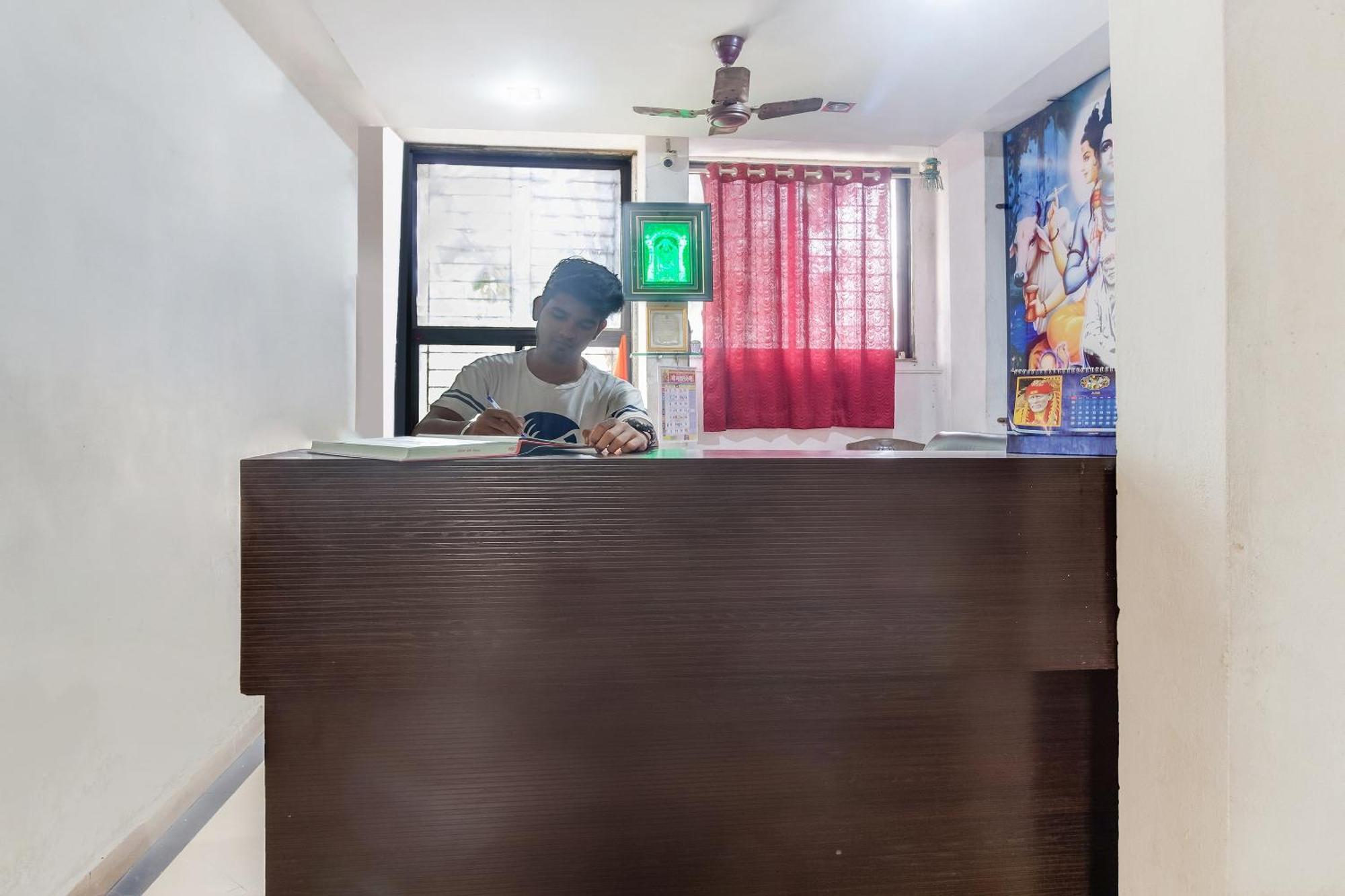 Spot On Harihar Lodging And Yatri Niwas Hotel Kolhapur Exterior foto