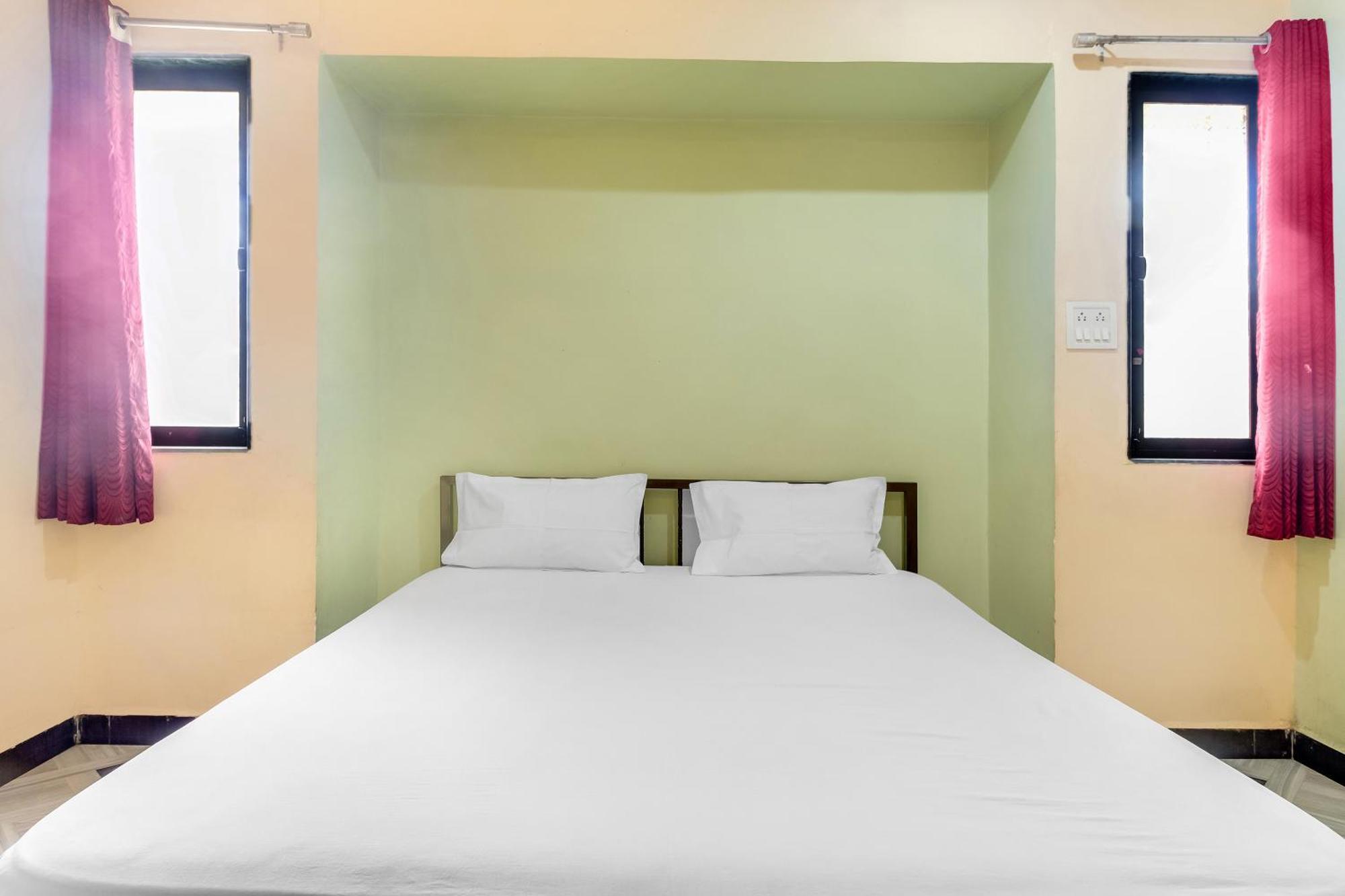 Spot On Harihar Lodging And Yatri Niwas Hotel Kolhapur Exterior foto