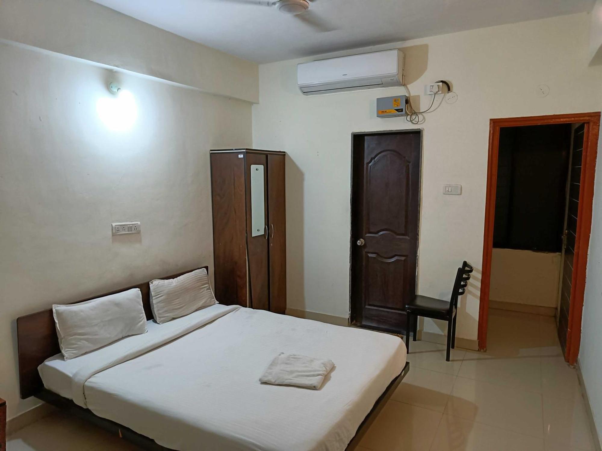 Spot On Harihar Lodging And Yatri Niwas Hotel Kolhapur Exterior foto