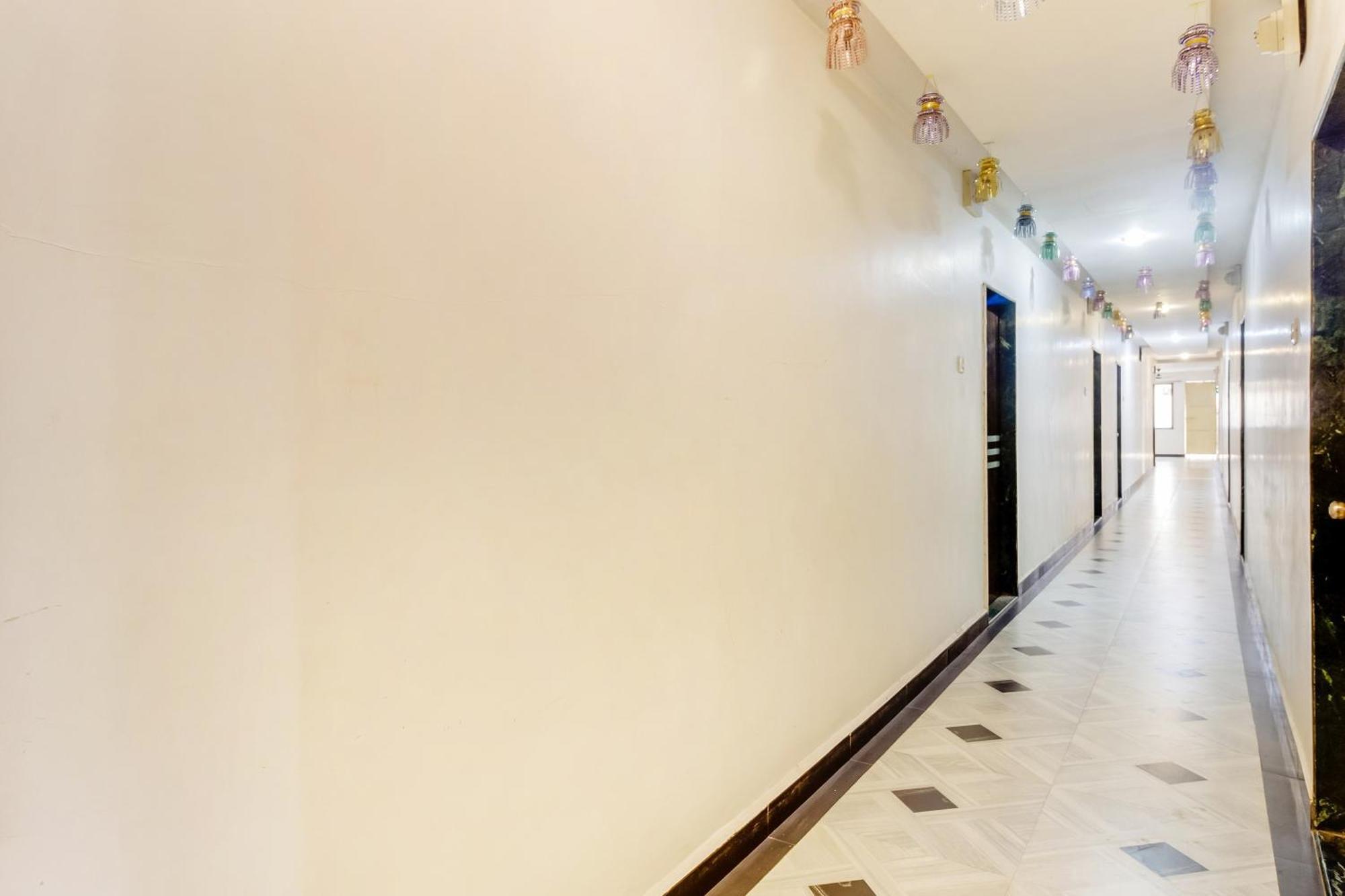 Spot On Harihar Lodging And Yatri Niwas Hotel Kolhapur Exterior foto